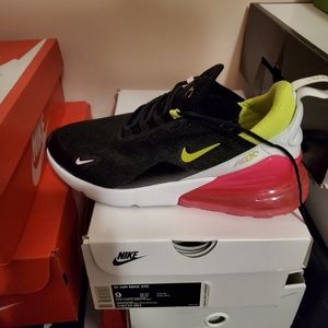 Nike Women's 270 Size 9